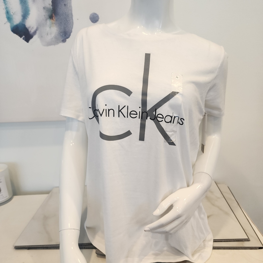 Calvin Klein, NWTO, Women's  white t-shirt. Size Large. - Picture 6 of 16